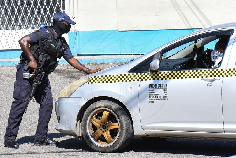  Taxi Driver Exposes Police Scam: Car Seized and Sold Back